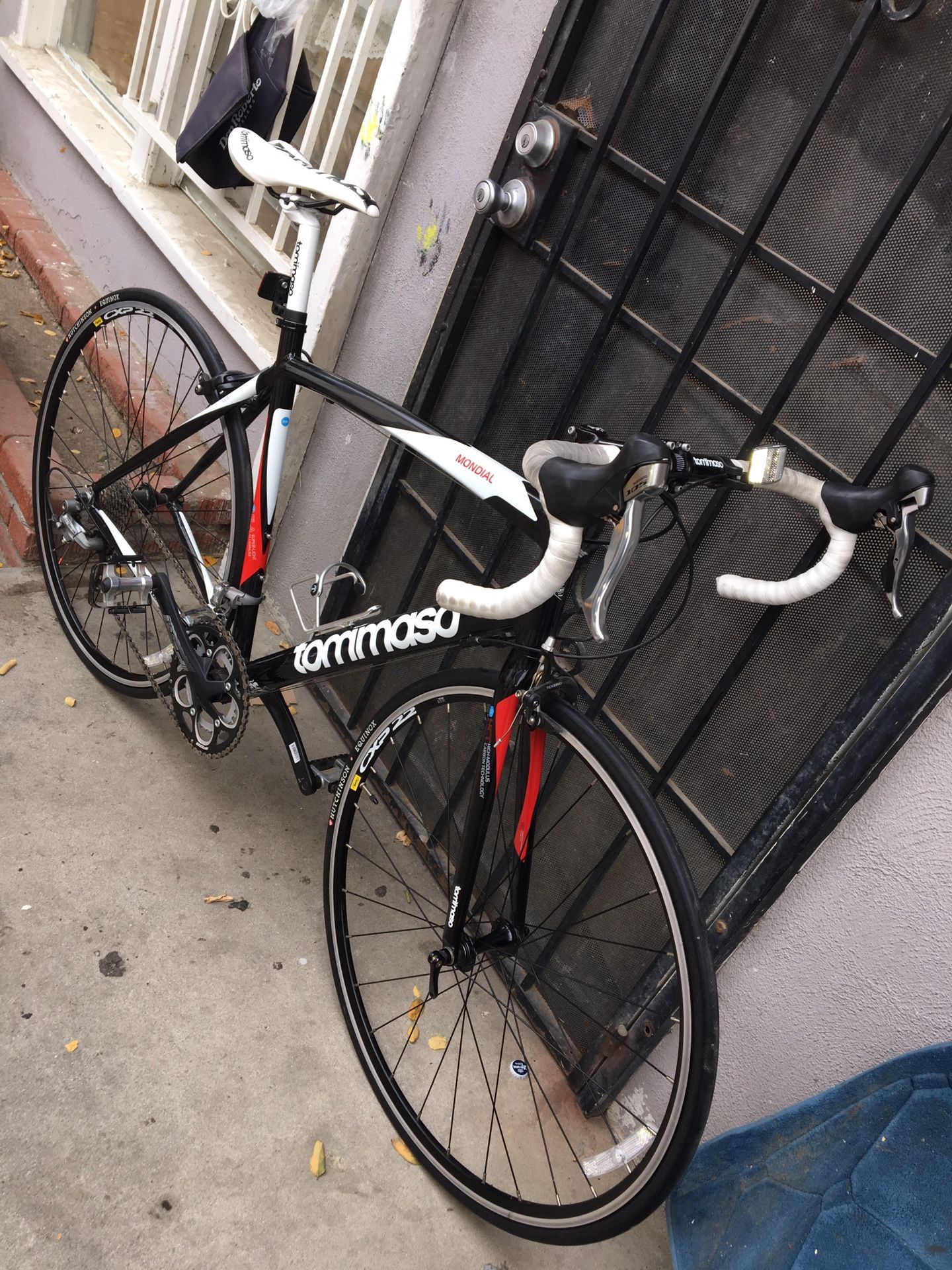 Road bike Tommaso Mondial 58 cm aluminum frame carbon forks for Sale in