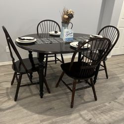 $250/set firm - Farmhouse kitchen table set / dining set- delivery available for a fee