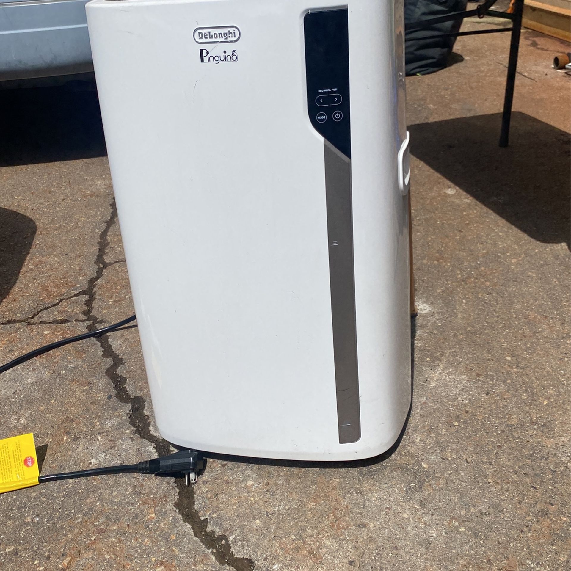 Mobile air conditioning unit