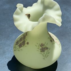 Vintage Custard Glass Fenton Vase
