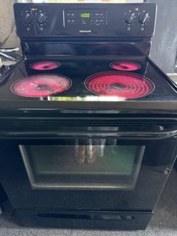 Frigidaire stove in very good condition