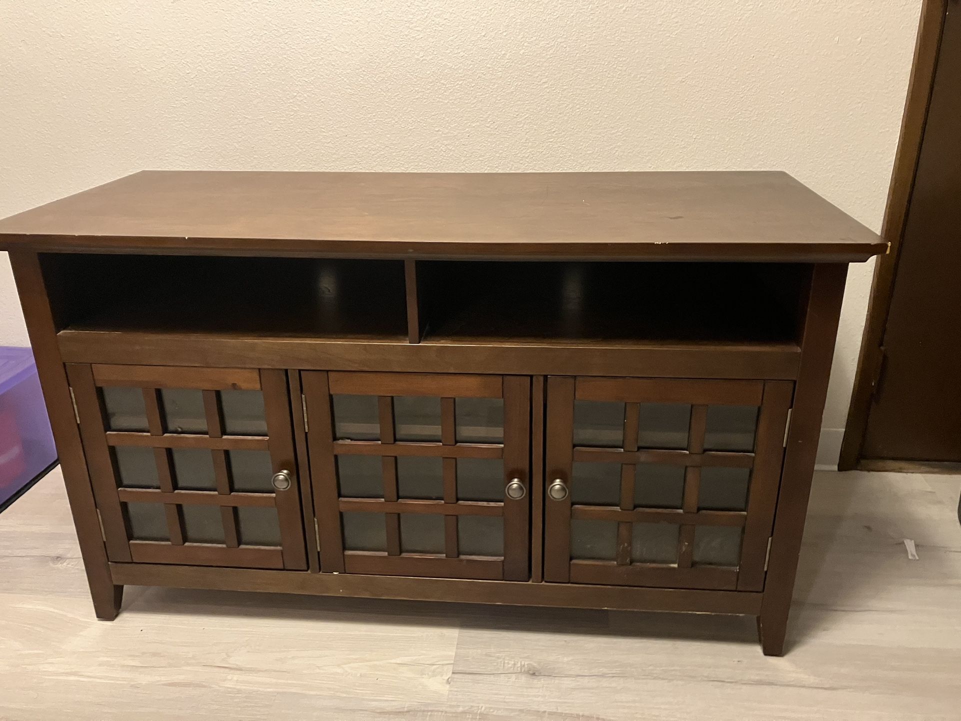 TV Stand / Entertainment Center
