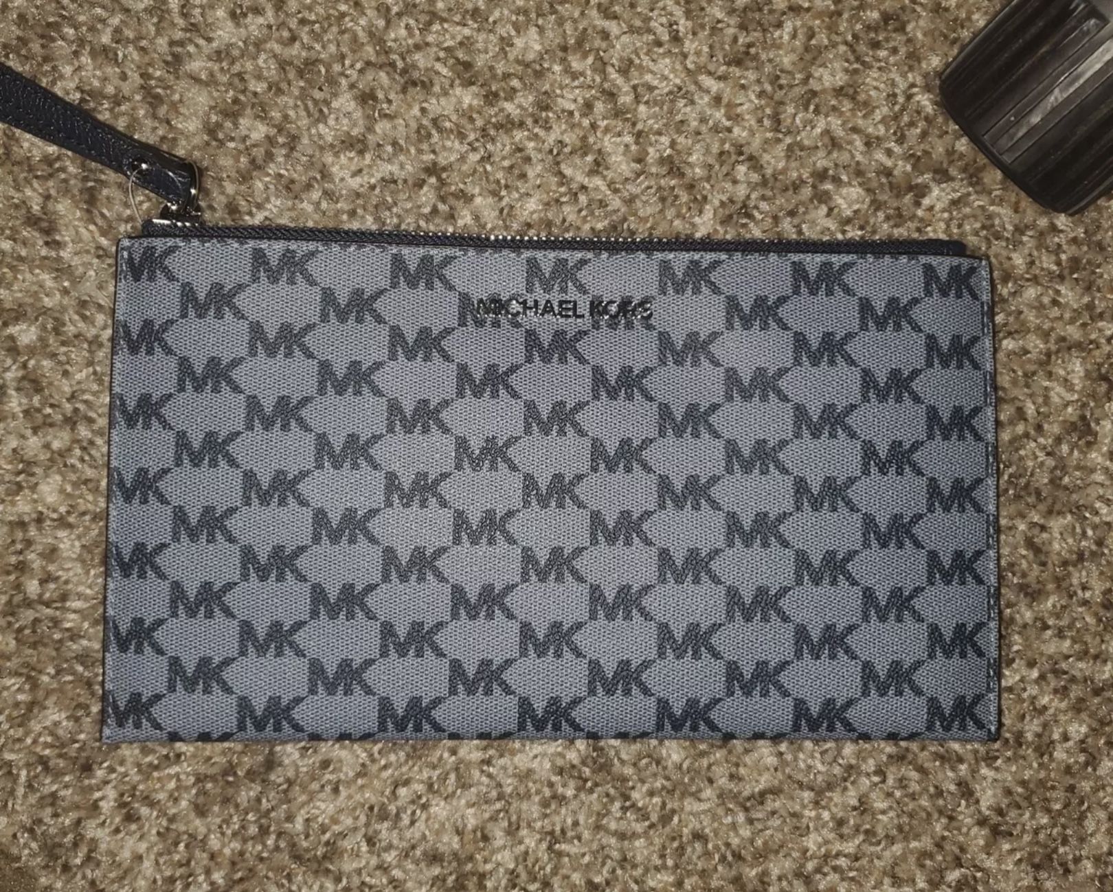MICHAEL KORS Women's Jet Set MK Signature LG Clutch Wristlet Wallet Silver.
