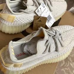 Yeezy Boost 350 V2 Light