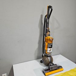 Upright Corded Dyson Vacuum MultiFloor 2 Ball (8)