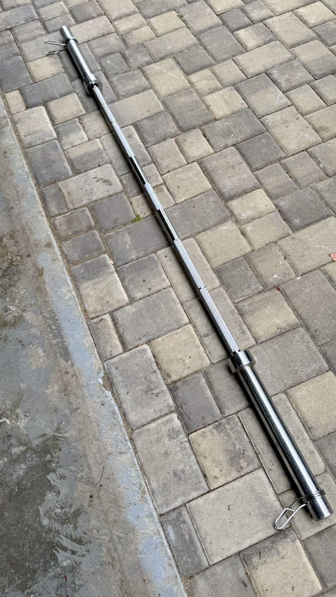 7 Foot Olympic Barbell With Spring Clips