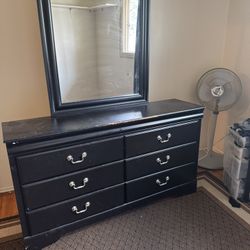 Dresser 6 drawer 