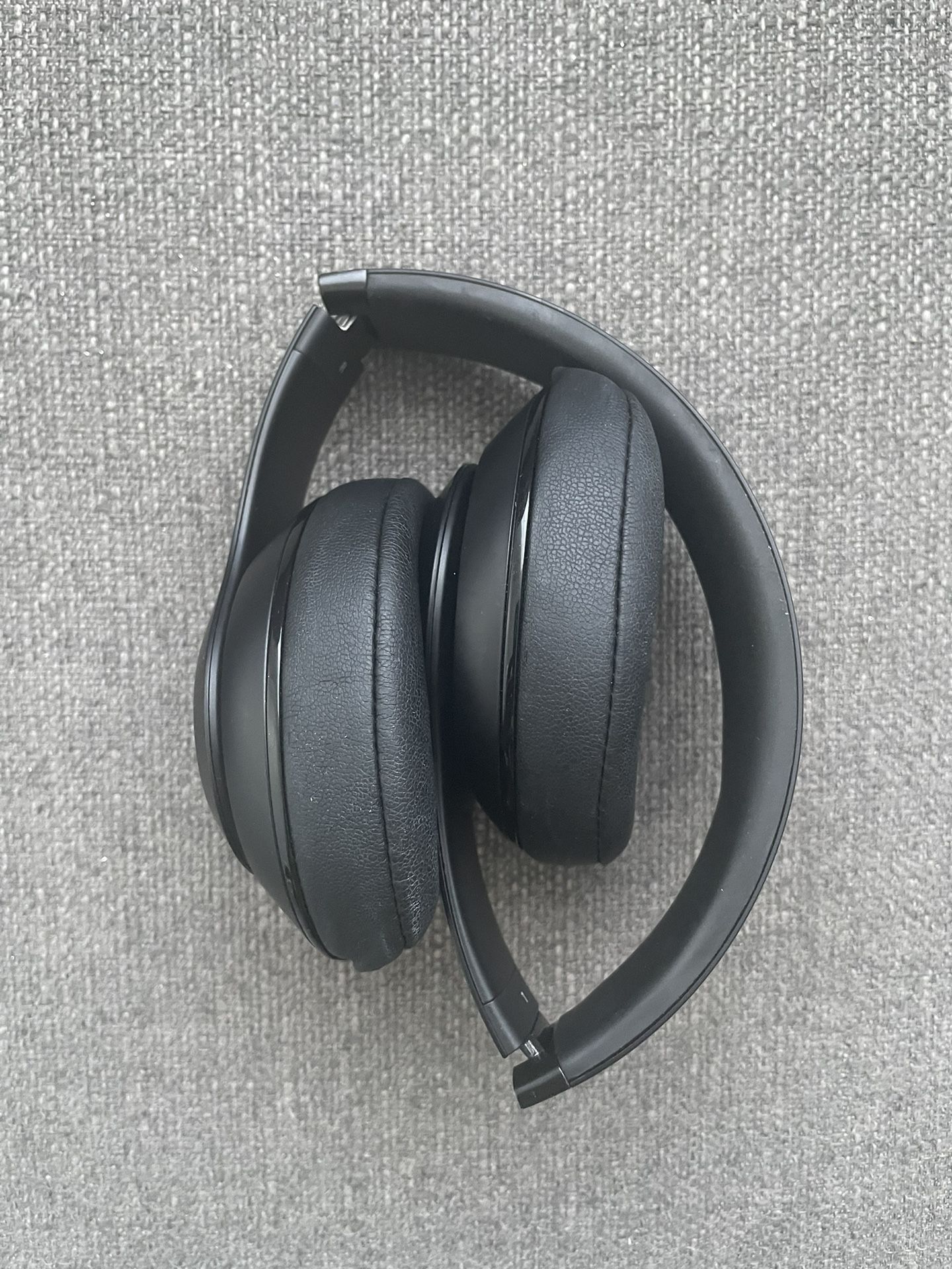 Beats Studio 3 Headphones (Read Description Please!)