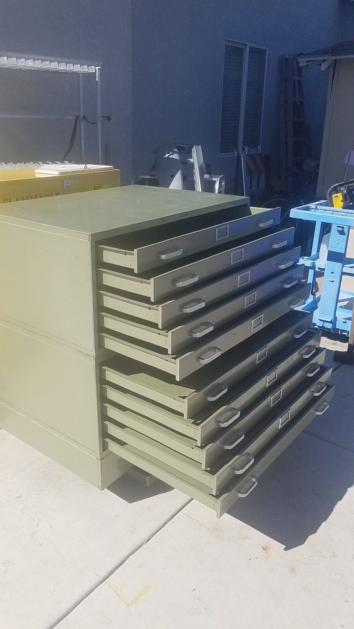Holga custom Van Nuys USA flat file tool box 2x5+ base 10 drawers super clean inside hard to find green