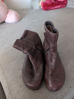 Brown Leather Ankle Boots with Side Zip