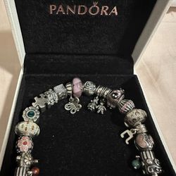 Pandora bracelet + 20 Charms