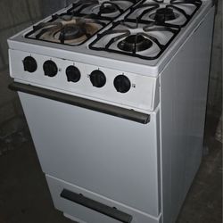 20" Magic Chef Gas Range Hollywood