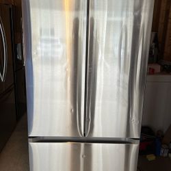 Refrigerator 