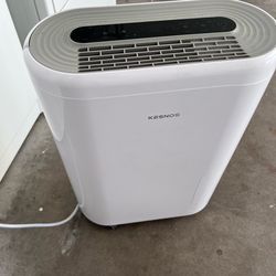 Large room dehumidifier Kesnos LIKE NEW!