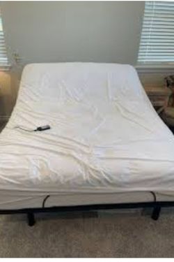 Adjustable electric queen bed