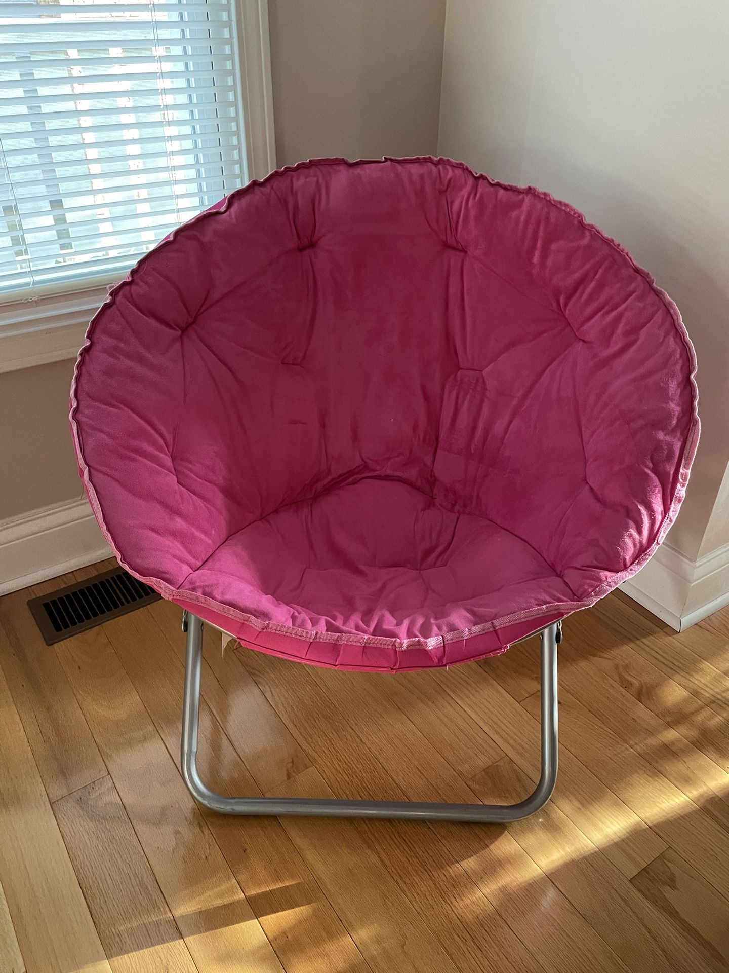 Pink saucer deals chair