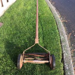 Hi Quality Yardman Retro Lawnmower ..Sharp!