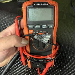MM700 Klein Tools Digital Multimeter TRMS Low Impedance 1000V