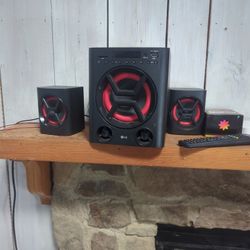 LG Universal Speakers 
