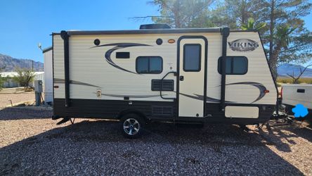 2018 Coachmen Viking Ultra-Lite 17BH – Great Condition, Bunkhouse, NO LEAKS!