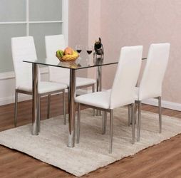 Brand new white dining room set ( dining table and 4 chairs )