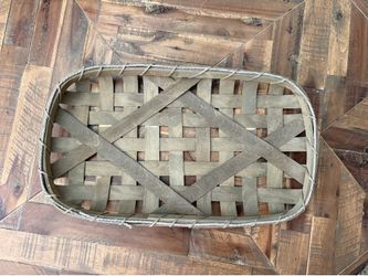 Woven tabletop basket