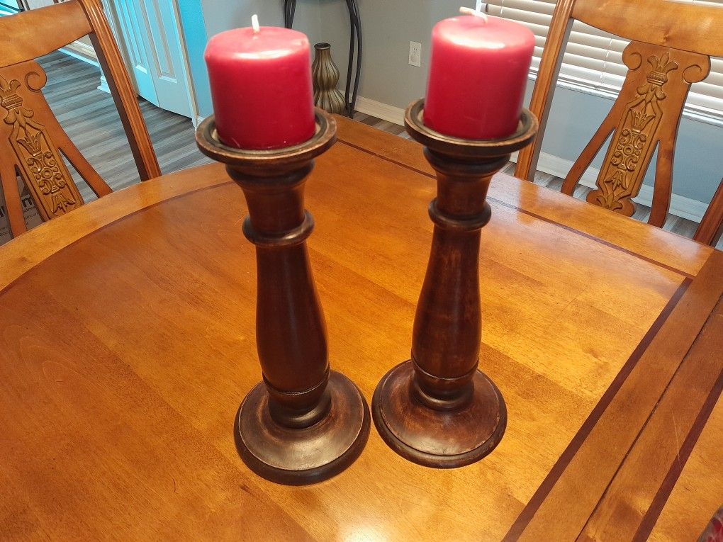 Kirkland's Wood Candle Pillars/Holders Set