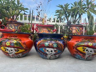 Hermosas maceta michoacana con diseño de catrina con doble vista de Talavera .