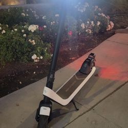 KQI 2 PRO Electric Scooter 