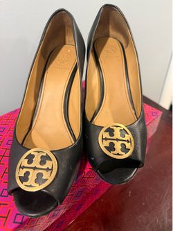 Tory Burch 8.5 Benton peep toe wedges