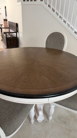 55" Solid Wood Dining Table with 4 chairs