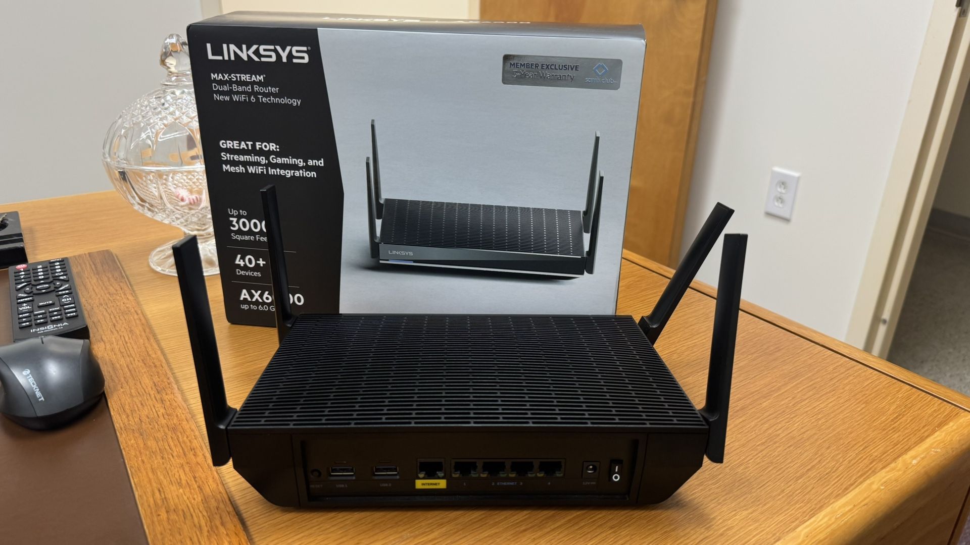 2 LINKSYS AX 6000 Wireless Router