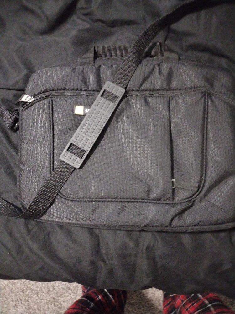 Laptop Bag Like New Small Chromebook Case Logic B2