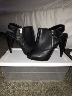 BCBG heels
