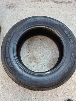 1 tire 235/60/17 Goodyear Assurance All-Season