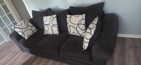 Sofa con cojines