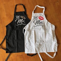 Mr & Mrs Apron Set
