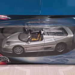 Hot Wheels 1:18 Ferrari F50 Silver....box is in ok condition