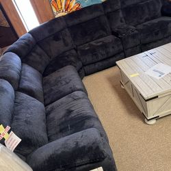 Electric Power Reclining Sectional!