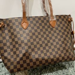 Brand New Checkered Tote 4pcs