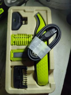Philips Norelco OneBlade 360 Trimmer with Accessories