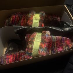 UGG Fluff It Pixelate