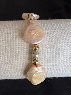 Pearl beaded bracelet