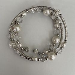 Wrap Bracelet With Fake Pearls 
