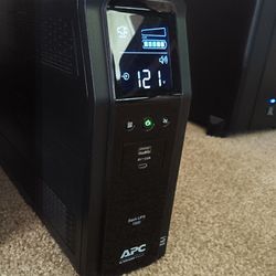 APC UPS 1500 VA Battery Backup & Surge w Battery 
