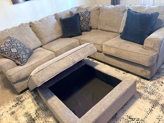 Sectional couch