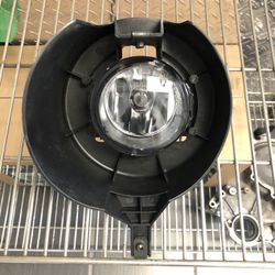 05-19 Nissan Frontier Fog Light