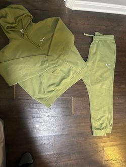 Nike sweatsuit large