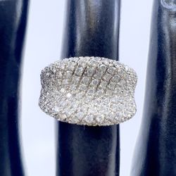 18k White Gold & Natural Diamonds Ring Size 5