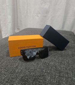 Lv glasses